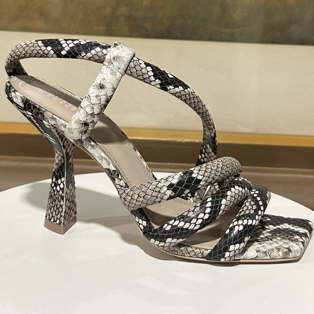 🌸MERCEDES CASTILLO🌸 Aline Mid Leather Snakeskin Heels Size: 8 - Picture 3 of 9